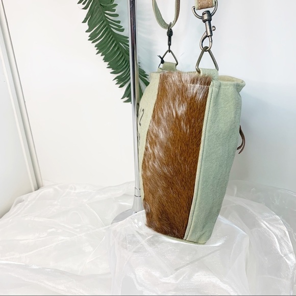 Myra Paris Crossbody Bag! - Picture 4 of 8